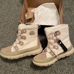 Women’s Sorel Explorer II Joan of Arc boots.